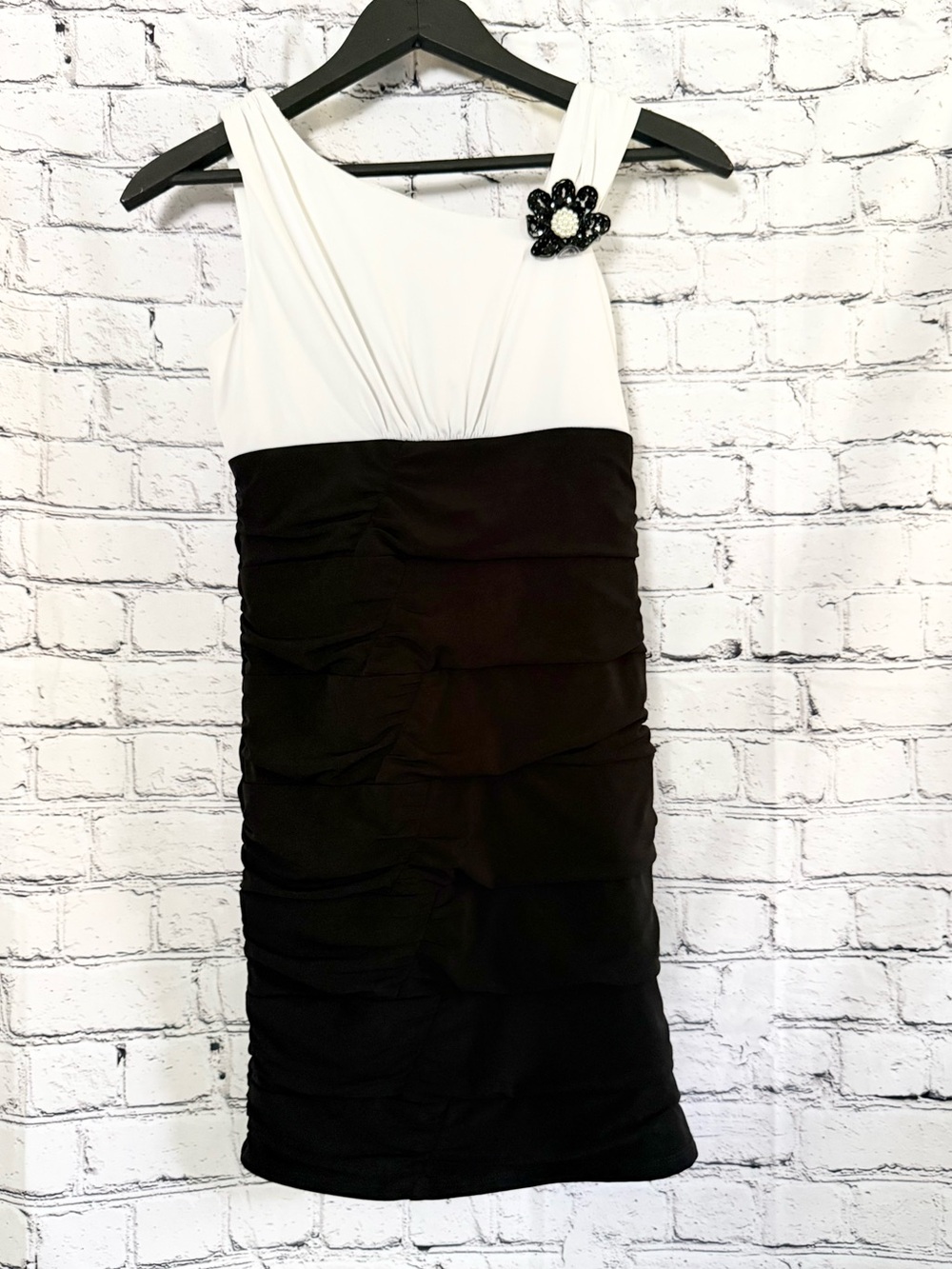 AMYS CLOSET. Mini dress size 14